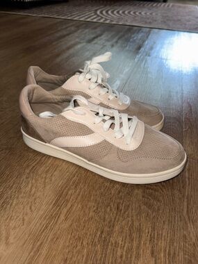 Old Navy Taupe Casual Suede Sneakers Size 9